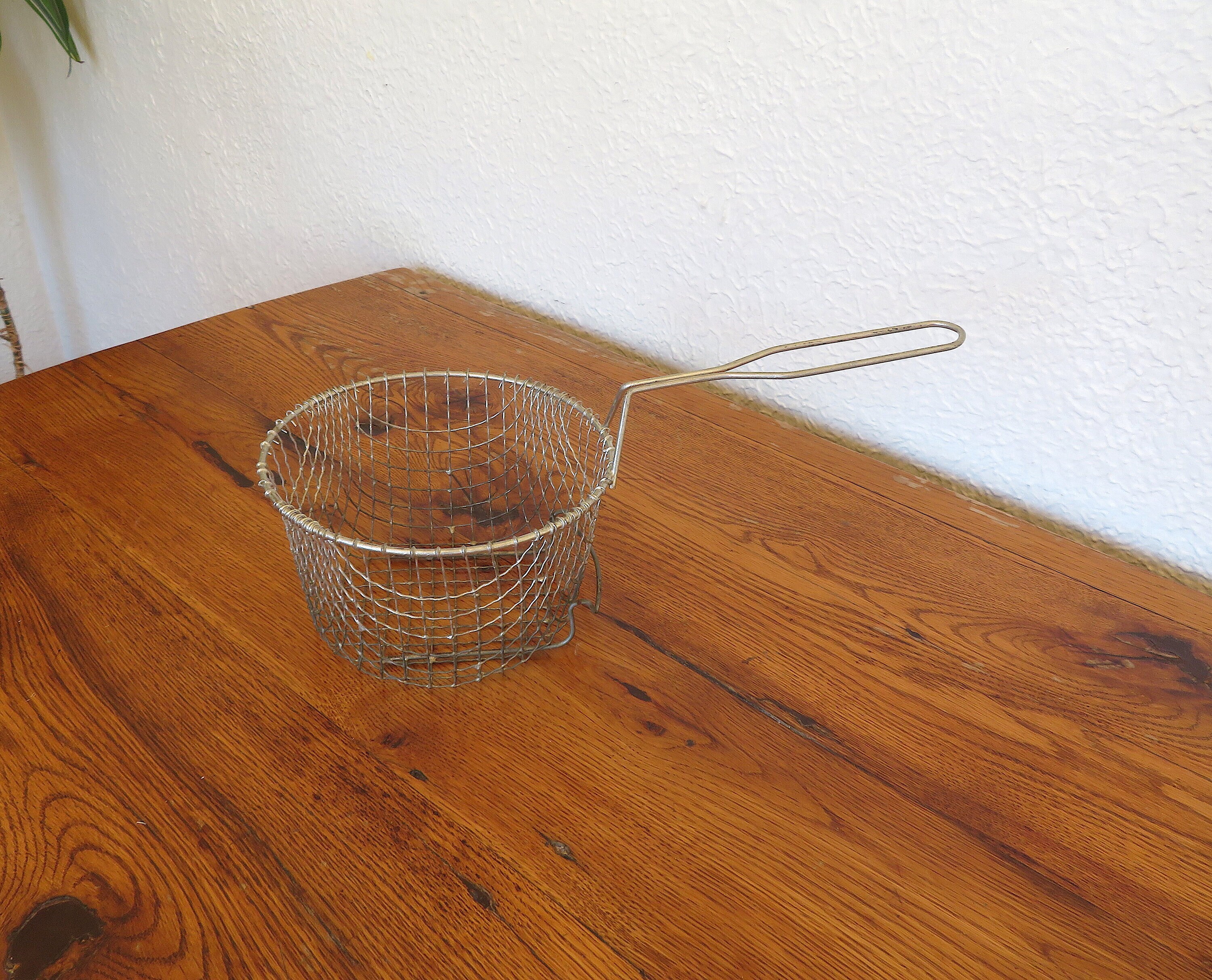 Vintage Wire Basket, Deep Fat Fryer Basket, Frying Basket, Kitchenalia,  Vintage Cooking Utensil, Plant Pot Holder, Fruit Basket, Egg Basket 