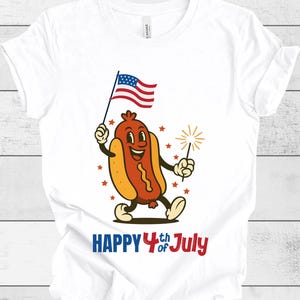 Retro 4th of July T-Shirt Funny Hot Dog Cartoon Shirt Retro Patriotic Tee USA Independence Day Graphic Tee for Men Women
