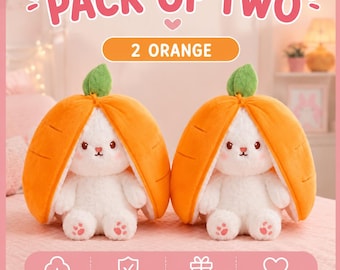 Puede incluir: Dos conejos de peluche blancos con mejillas y almohadillas rosas, cada uno con una capucha naranja en forma de zanahoria con una hoja verde. El texto PACK OF TWO y 2 ORANGE aparece arriba, con iconos de calidad y regalos debajo.