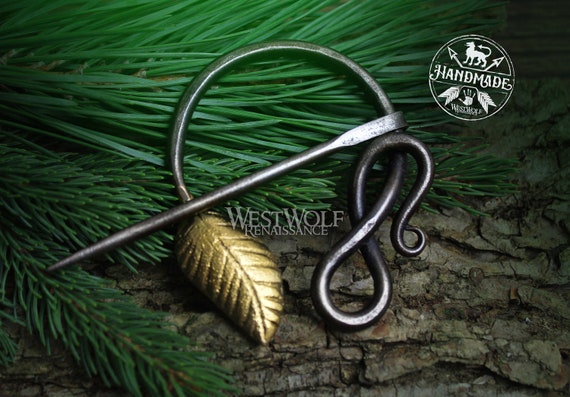 set of 2 Medieval Oval viking cloak pins fantasy celtic metal Gold Silver