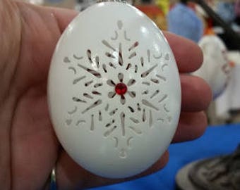 Hand-Carved Duck Egg: Snowflake Ornament (#131)