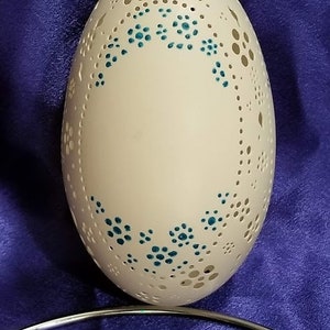 Hand-Carved Goose Egg: Blue Dot Flower Vintage (#73)
