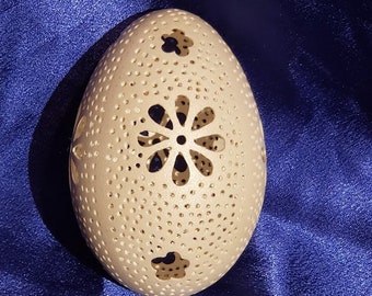 Hand-Carved Goose Egg: Flower and Dots (#61)