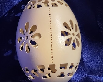 Hand-Carved Goose Egg: Daisy (#101)