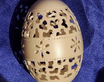 Hand-Carved Goose Egg: Daisy Band (#65)