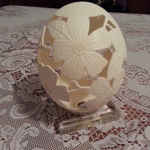 Hand-Carved Ostrich Egg: Dogwood Flowers (#83)