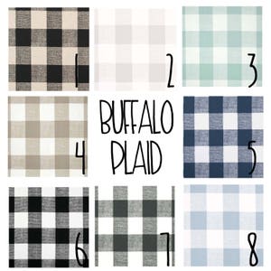Puede incluir: Ocho muestras de tela de cuadros de b&uacute;falo en varios colores, incluyendo negro y blanco, gris y blanco, azul y blanco, y verde y blanco. Las muestras est&aacute;n numeradas del 1 al 8.