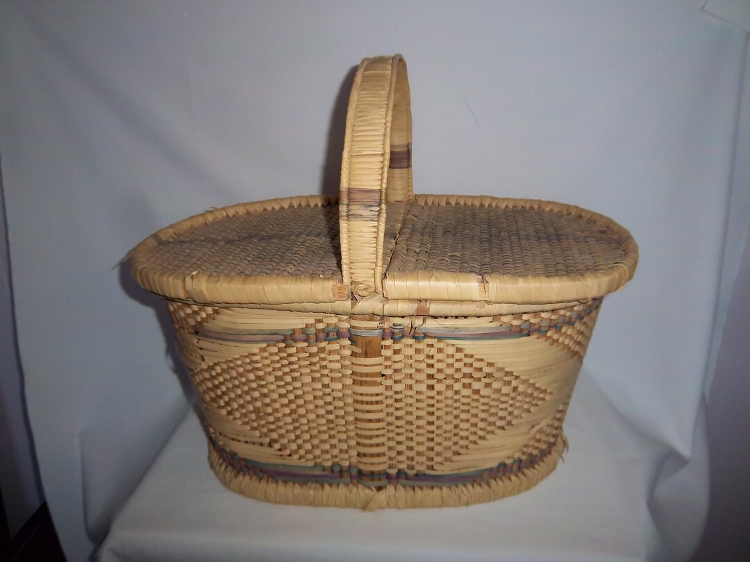 Vintage Straw Picnic Basket / or Basket to Pick up Fruits / Etsy