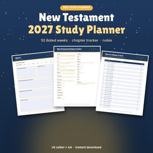 Puede incluir: Un planificador de estudio del Nuevo Testamento 2027 con 52 semanas fechadas, un rastreador de capítulos y secciones de notas. El planificador incluye páginas para lectura semanal, un rastreador y una vista anual sobre fondo azul oscuro.