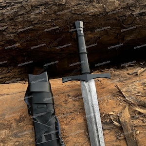 Hand Forged Damascus Steel Longsword | Medieval Knight Sword with Leather Scabbard | Collectible Gift for Men