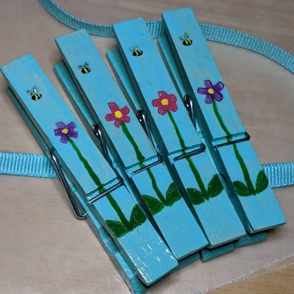 Hand Painted Clothes Pins, Flower and Bee Glitter set, clothespin, decoration, bag clip, chip clip, spring, mother's day gift