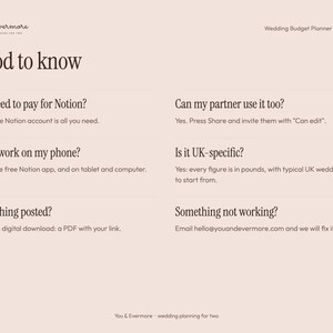 Op de afbeelding: Een digitale huwelijksbudgetplanner voor Notion met een lichtroze achtergrond en donkerbruine tekst. Het document bevat een FAQ-sectie getiteld Good to know, met antwoorden op vragen over Notion-accounts, apparaatcompatibiliteit, Britse kosten in ponden en contactgegevens voor ondersteuning.