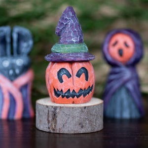 Wood Carved Pumpkin With Black Hat - Hand Carved Wood Jack O&#39;Lantern Purple Witch Hat - Folk Art Ornament - Wood Hand Carving for Halloween