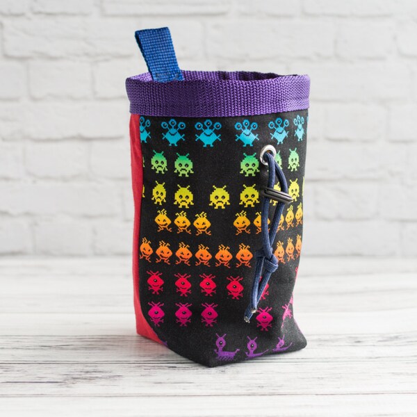 Alien Space Intruders Rock Climbing Chalk Bag - Rainbow Alien Video Game Invaders Drawstring Chalk Bag - 80s Kid Gift