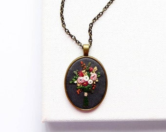 READY TO SHIP: Embroidered Wildflowers Bouquet Necklace, Boho Wedding, Hand Embroidered Pendant Jewellery, Floral Embroidery Gift for Mom