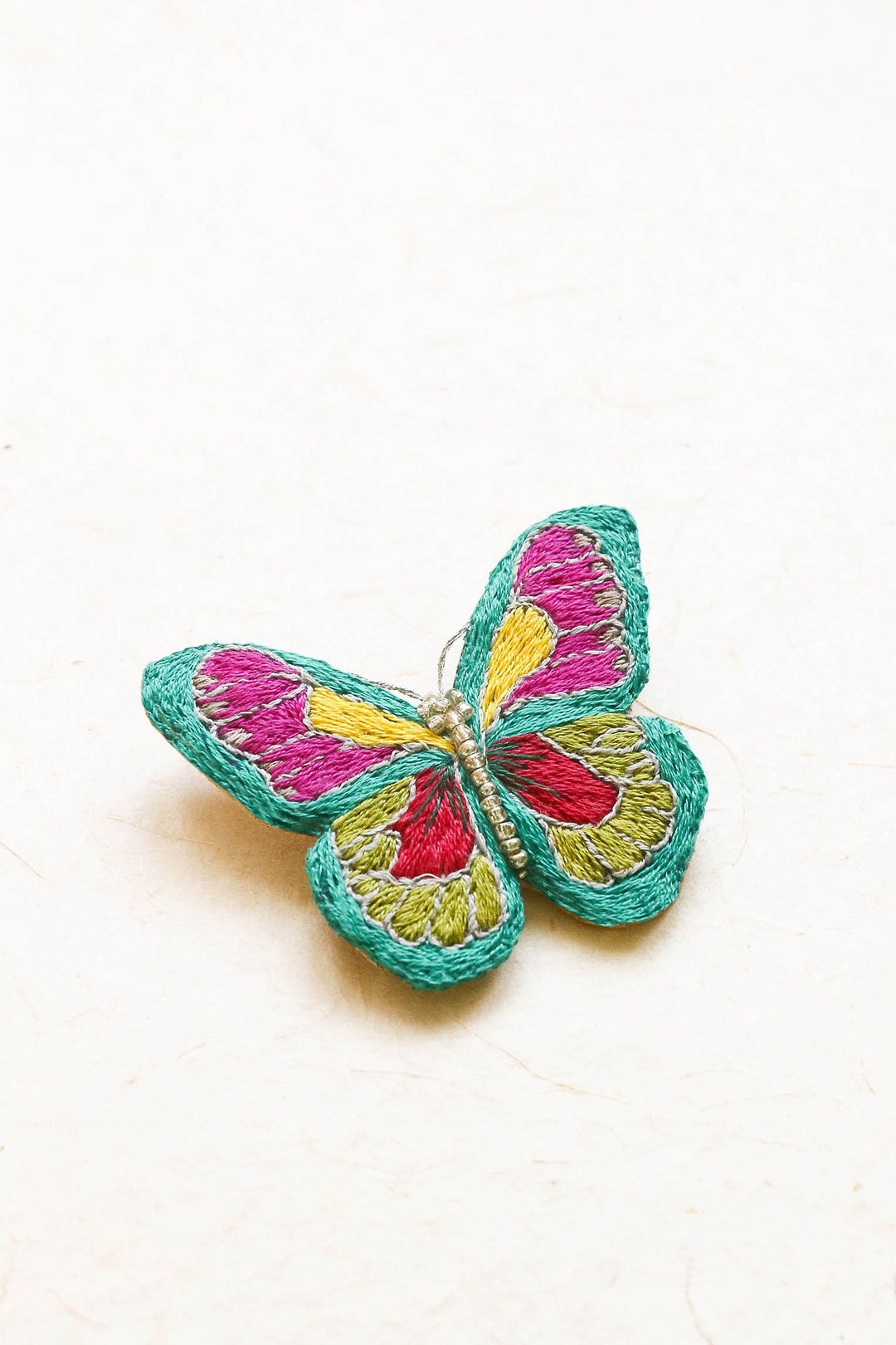 Broche Papillon Brodée Avec Oxyde De Zirconium - Épinglette élégante Pour Manteaux Et Robes - Cadeau Mariage Ou Anniversaire