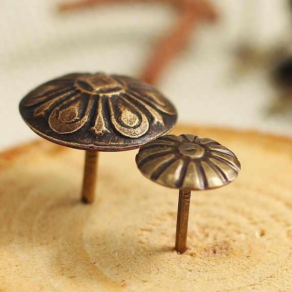 Vintage Iron Push Pins: Decorative Thumbtacks, 20 PCS
