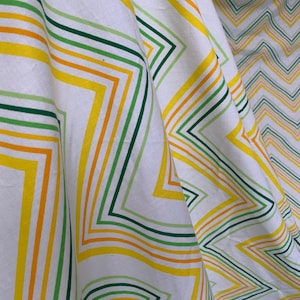 Vintage &#39;Sunray Stripe&#39; Cannon Monticello TWIN Size Flat Sheet, Gradient Chevron Pattern