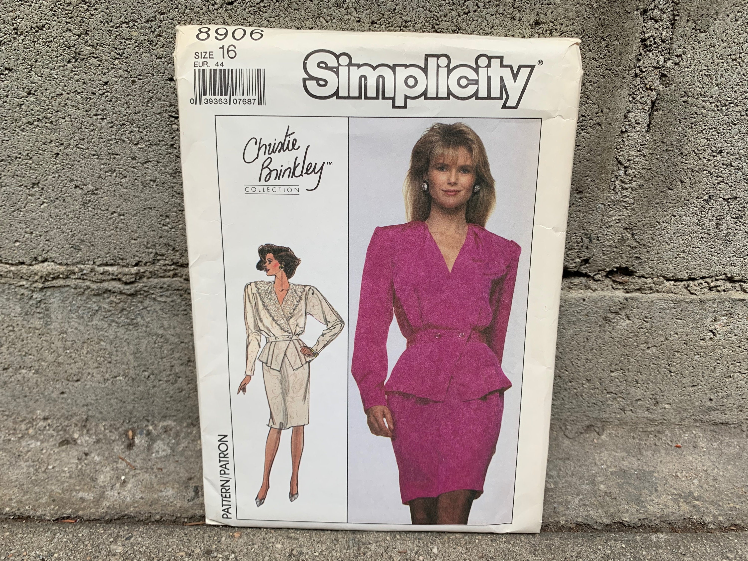 80s Simplicity 8432 Pattern Christie Brinkley Misses/' Skirt and Fitted Top Size 16Bust 38 Factory Folded FF