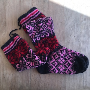 Star Socks women, Cosy wool socks, Black pink red socks,Star socks, HYGGE Danish socks,Folklore Eco friendly,Scandinavian,Nordic Chaussettes