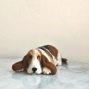 Chien en feutre, basset hound ou toute autre race sur mesure - fabriqué sur commande