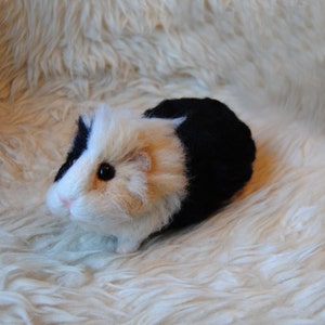 Custom Made Guinea Pig, Needle Felted Short Haired Guinea Pig, Pet Sculpture, Commemorative Pet Portrait image 4