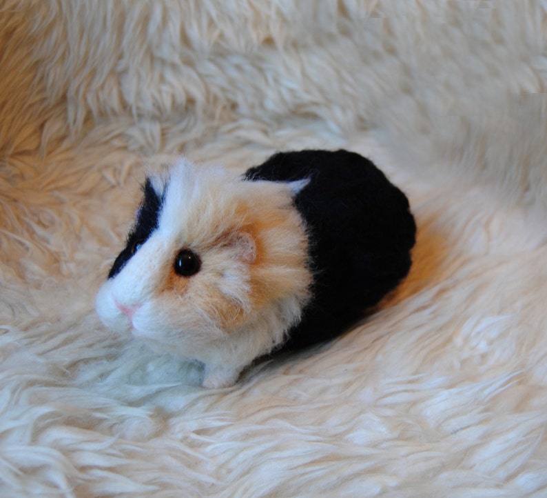 Custom Made Guinea Pig, Needle Felted Short Haired Guinea Pig, Pet Sculpture, Commemorative Pet Portrait image 4