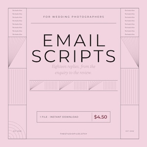 Może przedstawiać: Jasnoróżowy dokument cyfrowy zatytułowany EMAIL SCRIPTS FOR WEDDING PHOTOGRAPHERS. Zawiera podtytuł Eighteen replies, from the enquiry to the review. Projekt zawiera geometryczne wzory linii, tekst The Studio Files oraz napis EST 2026.