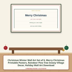 Puede incluir: Una l&aacute;mina de arte mural rectangular con el texto Merry Christmas en azul oscuro, las palabras pine, snow, warm lights y la frase Wishing you a calm, bright, and cozy winter holiday. El dise&ntilde;o est&aacute; enmarcado por finas l&iacute;neas verde oscuro.