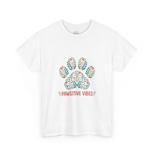 Pawsitive Vibes Shirt, Floral Paw Print T-Shirt, Dog Mom Gift, Positive Dog Lover Tee for Women imagen 1