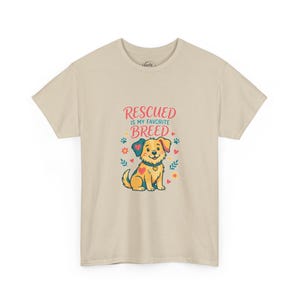 Rescued Is My Favorite Breed Shirt, Dog Rescue T-Shirt, Adopt Dont Shop Tee, Rescue Mom Gift, Shelter Dog Shirt afbeelding 2