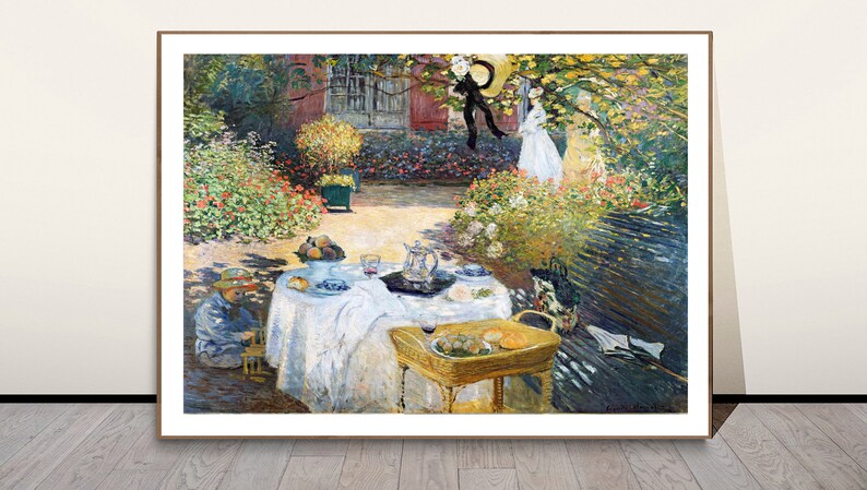 Puede incluir: Una pintura que representa una escena de jard&iacute;n con una mesa puesta para una comida. Hay dos figuras en el fondo, una con un vestido negro y la otra con un vestido blanco. La mesa est&aacute; cubierta con un mantel blanco y tiene una variedad de comida y bebida. El jard&iacute;n est&aacute; lleno de flores y &aacute;rboles.