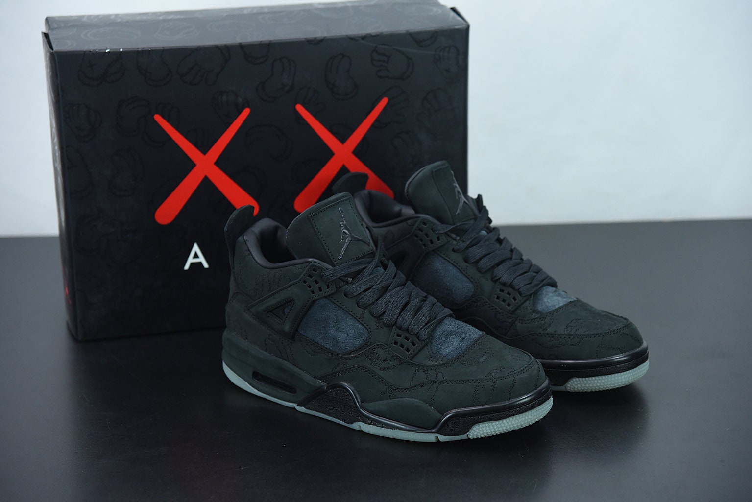 air jordan x kaws