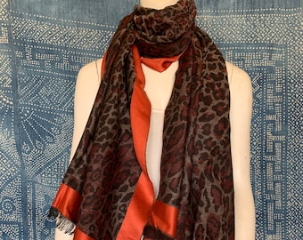 Hand-printed cotton scarf in orange in XXL