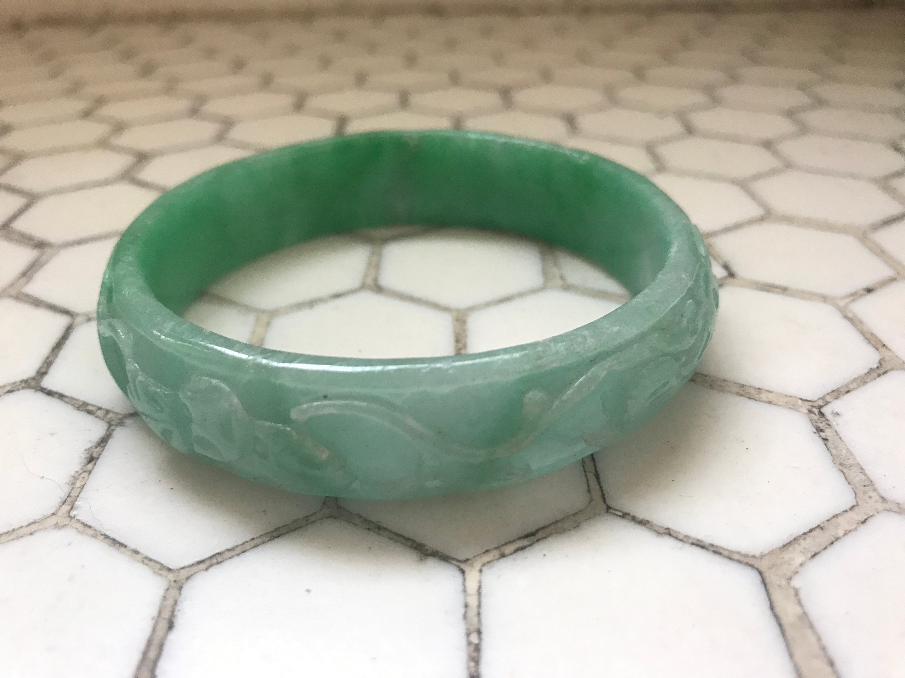 Carved jade bangle outlet