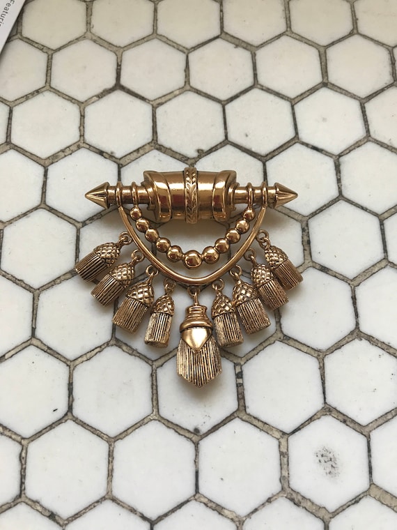 1990s French Gold Tassels Brooch