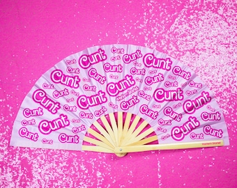 Abanico plegable de bambú rosa, accesorio llamativo para raves, festivales y desfiles de drag queens.