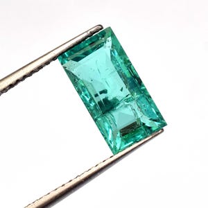 Lab Grown Green Emerald 2.75 Ct, AAA Quality Emerald Cut Loose Gemstone Faceted Green Stone for Ring Jewelry Making