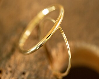 SET of 2 mm 14k solid golden band ring and a 1 mm hammered style ring