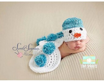 HANDMADE Crochet Snowman Cape - Photography Prop - Newborn Picture Outfit - Winter Set
