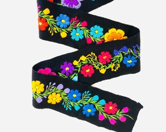 Hand embroidered Peruvian trim / belt - CH22