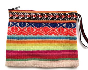 Peruvian pouch made from handwoven frazada textile - HC23