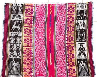 Q'ero Peruvian Andean Handwoven Vintage Textile / Lliqlla / Mestana / Missa Mesa Andina / Ritual shaman altar cloth -