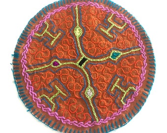 Peruvian hand embroidered Shipibo Conibo ethnic tribal fabric textile SHP3