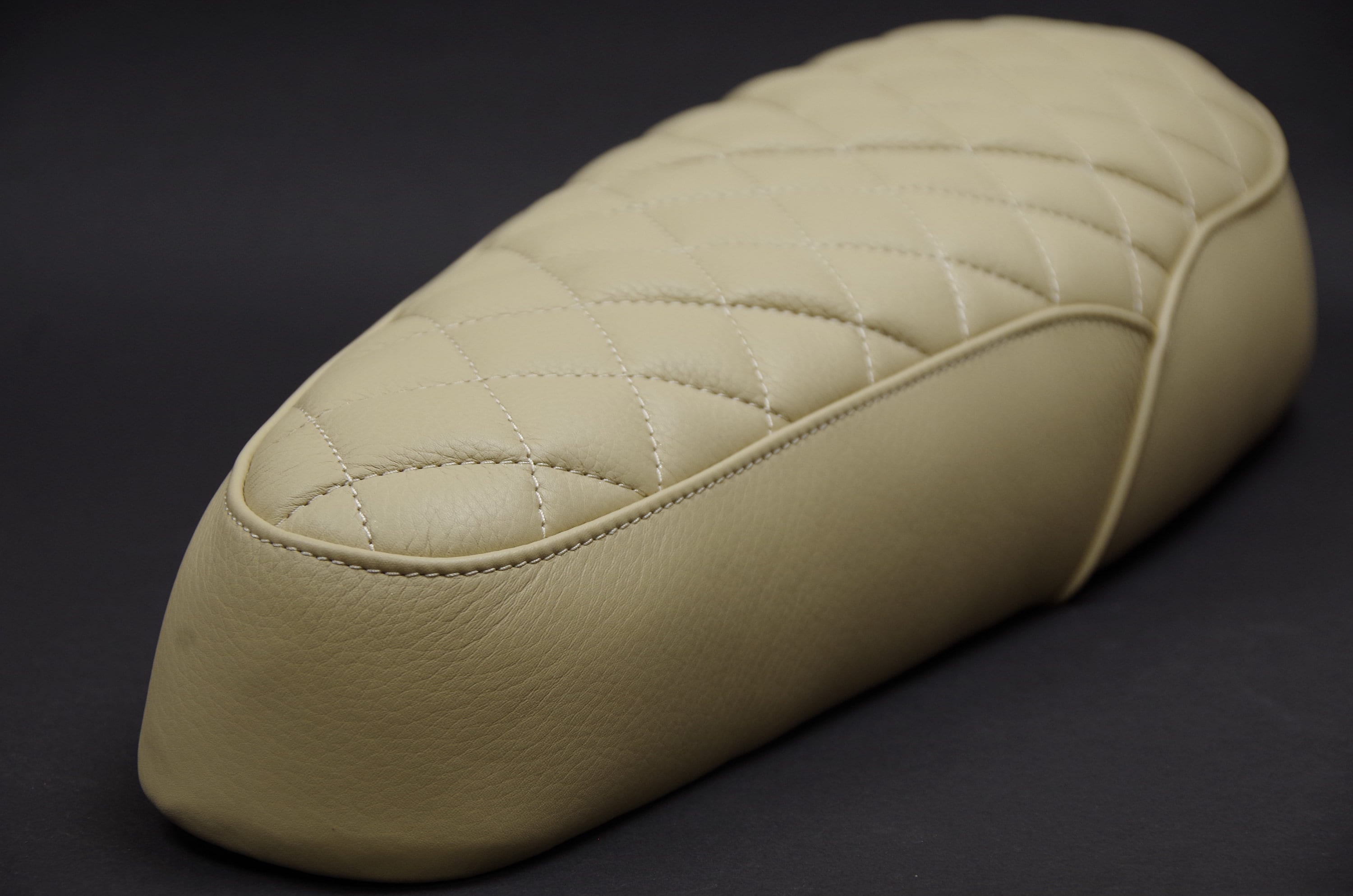 Super73 E-bike seat. Fits the SG1, S2 and RX. Beige.
