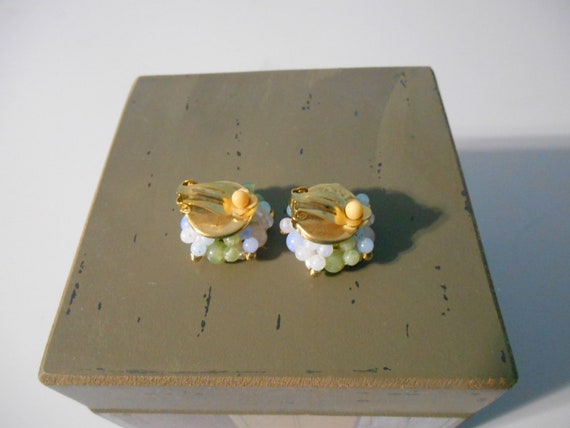 Vintage pastel cabochon clustered earrings - image 3