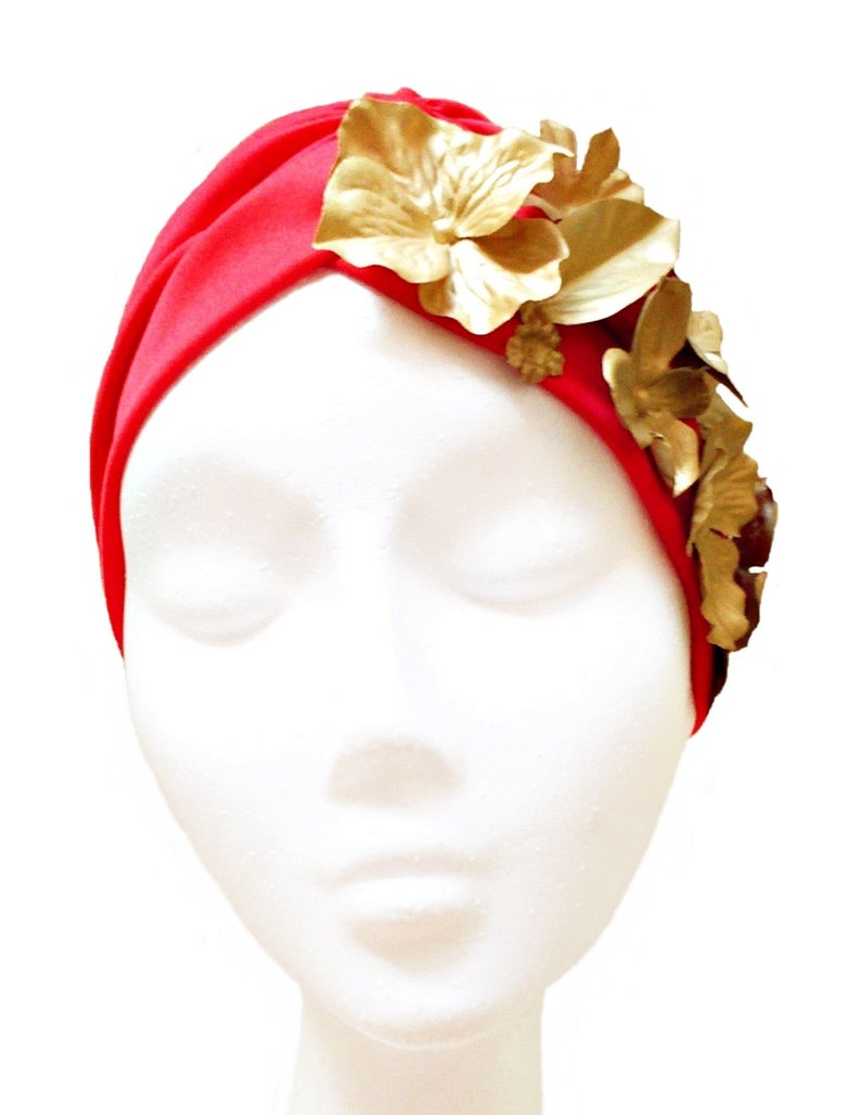 Turbante rojo con flores y hojas, Tocado boda, Turbante estilo años 20 imagen 3