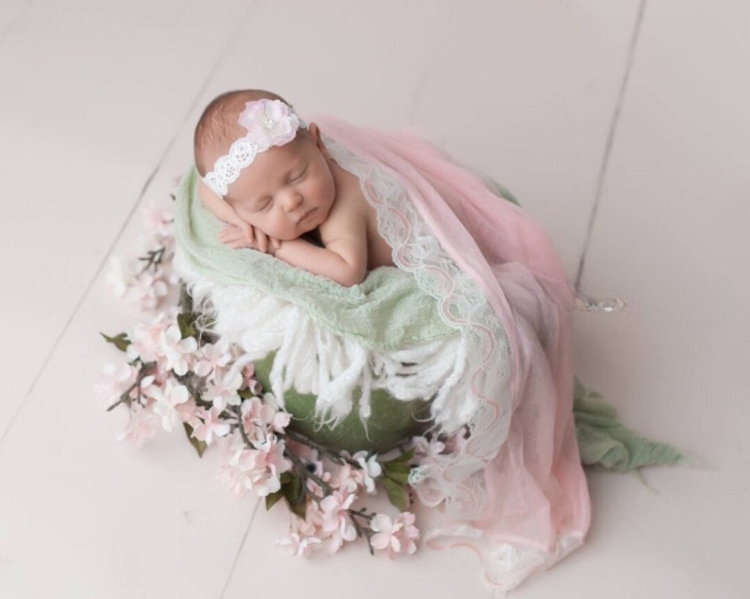 Beautiful Simple Soft Pink Stretch Flower Headband With Lace Blanket ...