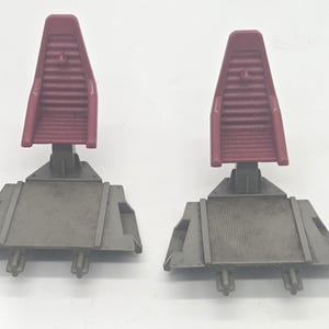 Vintage GI Joe Cobra Terror Drome Seat stoel en platformonderstel uit 1986 - Authentiek Hasbro ARAH - Onbeschadigde scharnierpennen - Vervangingsonderdeel
