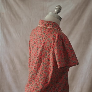 Retro 1940s Blouse TeaStain / womens floral blouse / womens cotton blouse / calico blouse / short sleeved blouse / summer top image 5